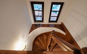Emerald Suites